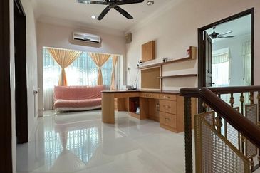 Pasir Puteh Jalan Sultan Shah Double Storey Semi-D