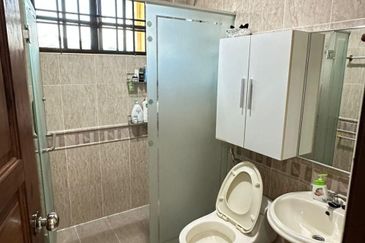 Pasir Puteh Jalan Sultan Shah Double Storey Semi-D