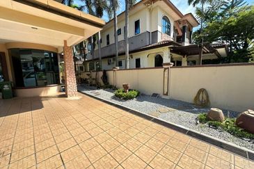 Pasir Puteh Jalan Sultan Shah Double Storey Semi-D