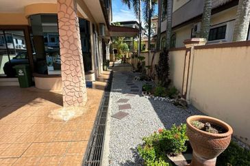 Pasir Puteh Jalan Sultan Shah Double Storey Semi-D