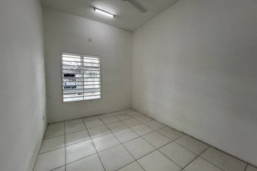 DESA LAHAT SRI -WANG