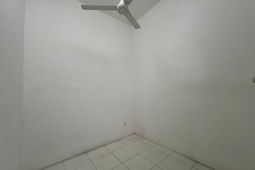 DESA LAHAT SRI -WANG