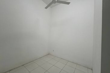 DESA LAHAT SRI -WANG