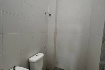 DESA LAHAT SRI -WANG