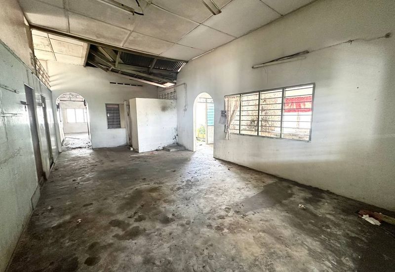 Menglembu Super Long Village Bungalow Land