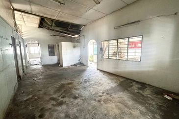 Menglembu Super Long Village Bungalow Land