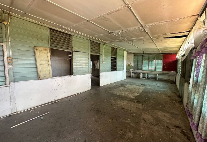 Menglembu Super Long Village Bungalow Land