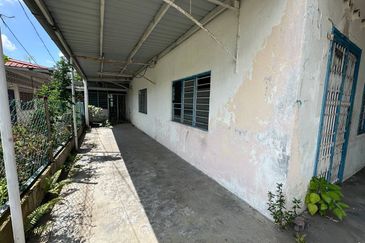 Menglembu Super Long Village Bungalow Land