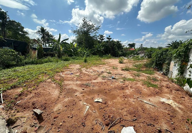 Menglembu Super Long Village Bungalow Land