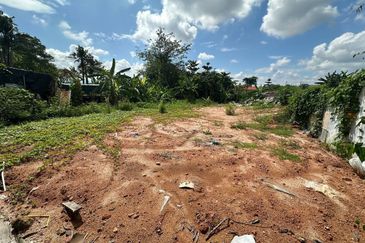 Menglembu Super Long Village Bungalow Land