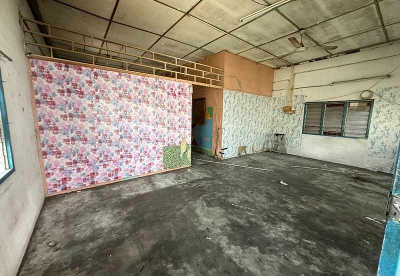 Menglembu Super Long Village Bungalow Land