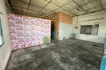 Menglembu Super Long Village Bungalow Land