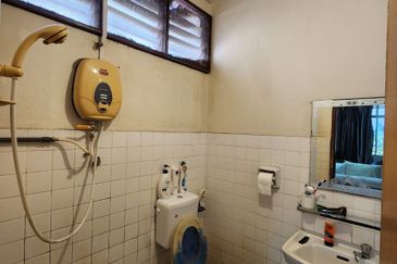 Gunung Rapat Taman Hillview Double Storey Semi D House