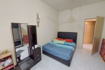 TAMAN ANJUNG BERCHAM UTARA