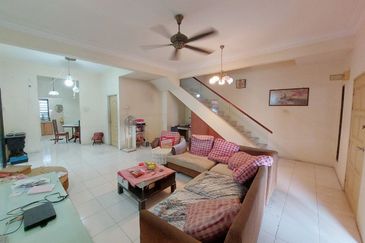 TAMAN ANJUNG BERCHAM UTARA