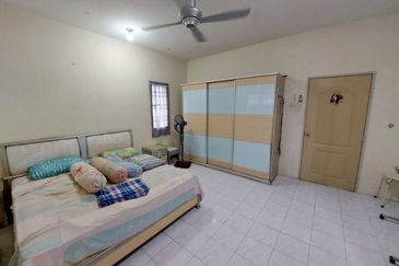 TAMAN ANJUNG BERCHAM UTARA