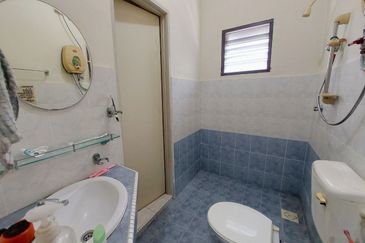 TAMAN ANJUNG BERCHAM UTARA