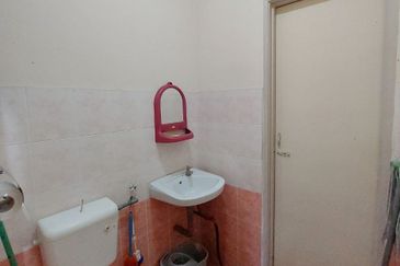 TAMAN ANJUNG BERCHAM UTARA