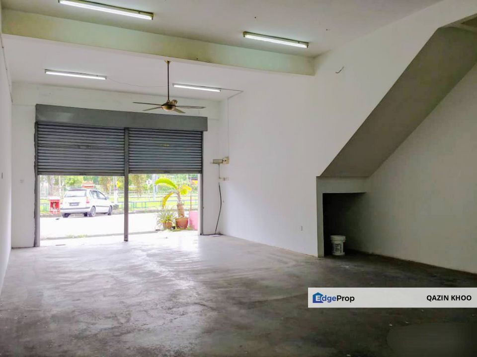 Silibin Taman Tinggi Double Storey Shoplot, Perak, Ipoh