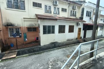 Panorama Lapangan Perdana