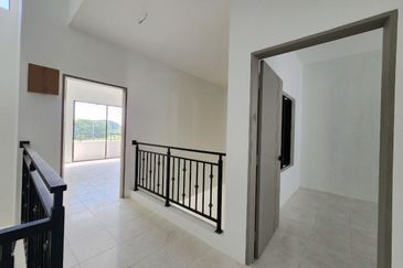 Batu Gajah The Lake Terrace Double Storey Terrace House