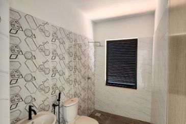 Batu Gajah The Lake Terrace Double Storey Terrace House