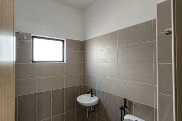 Batu Gajah The Lake Terrace Double Storey Terrace House