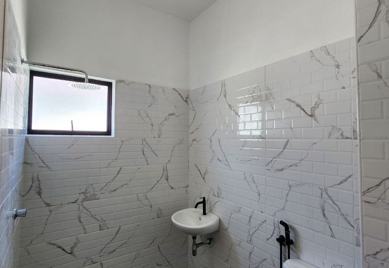 Batu Gajah The Lake Terrace Double Storey Terrace House