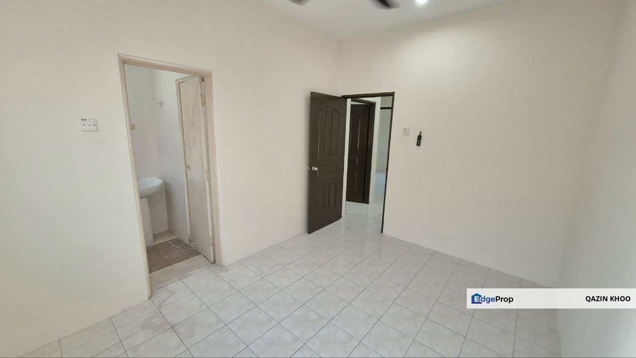 Pengkalan Tiara Lake Double Storey Terrace House, Perak, Ipoh