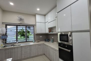 Gunung Rapat Taman Saikat Double Storey Semi D House