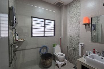 Gunung Rapat Taman Saikat Double Storey Semi D House