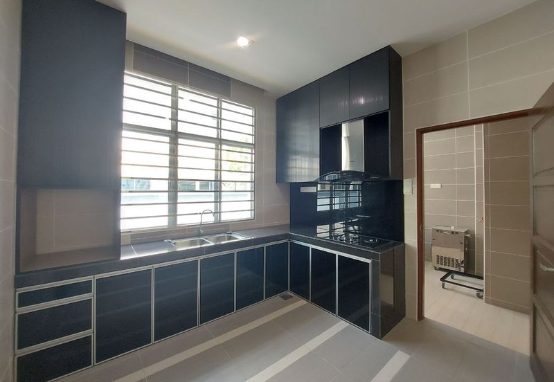 TAMAN MERU DESA PARK