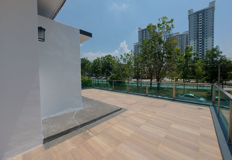 TAMAN MERU DESA PARK