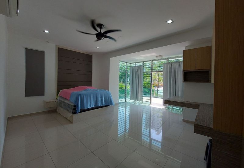 TAMAN MERU DESA PARK