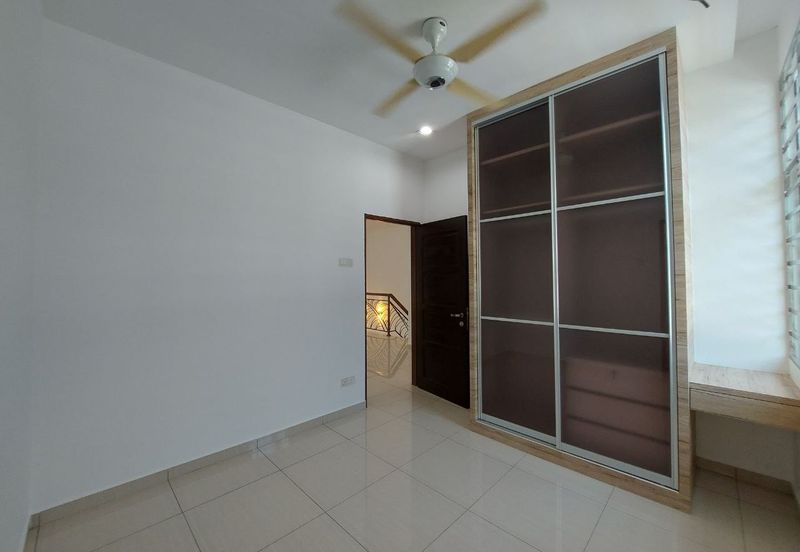 TAMAN MERU DESA PARK