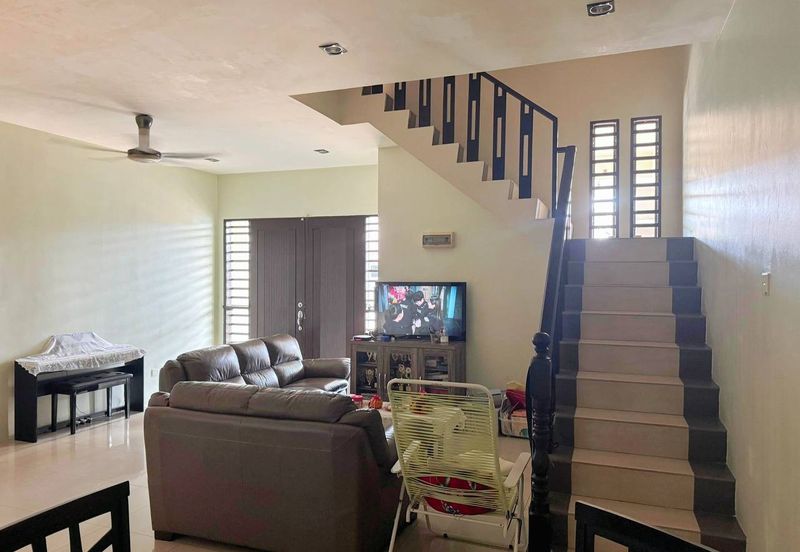 Menglembu Desa Rishah Permai 3 Storey Terrace House