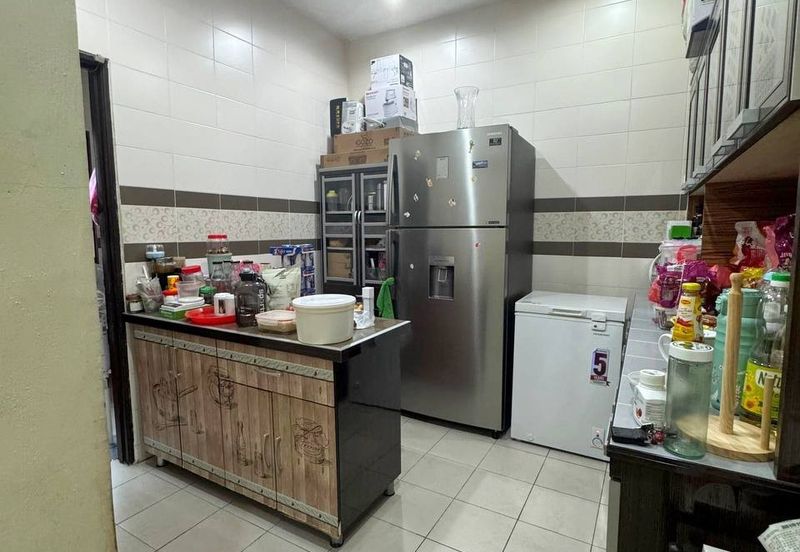 Menglembu Desa Rishah Permai 3 Storey Terrace House