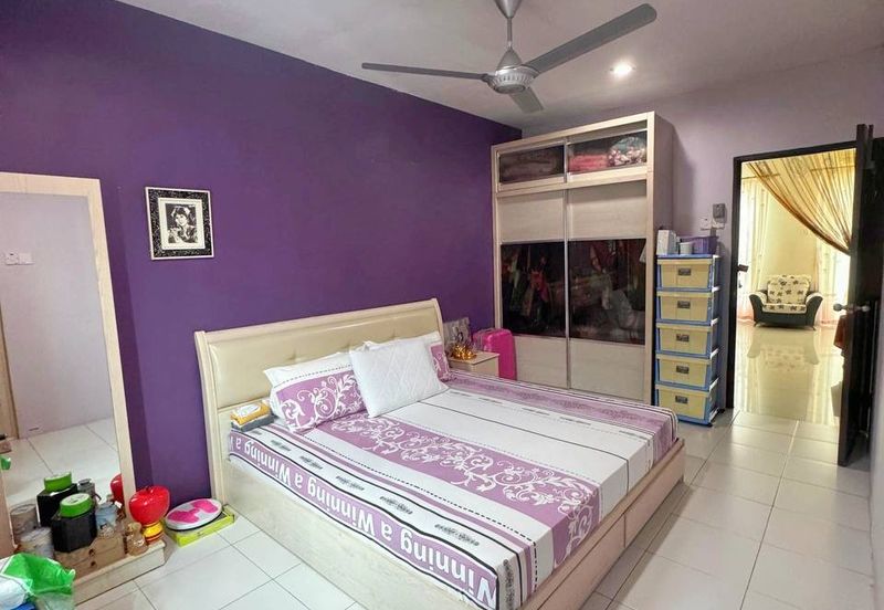 Menglembu Desa Rishah Permai 3 Storey Terrace House