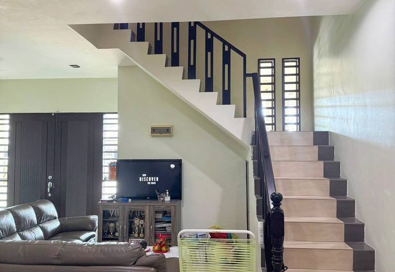Menglembu Desa Rishah Permai 3 Storey Terrace House