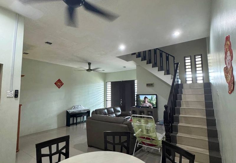 Menglembu Desa Rishah Permai 3 Storey Terrace House