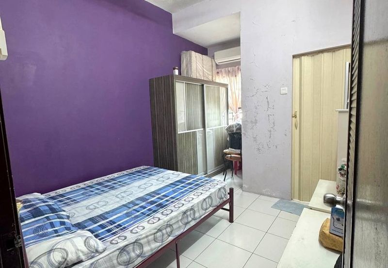 Menglembu Desa Rishah Permai 3 Storey Terrace House