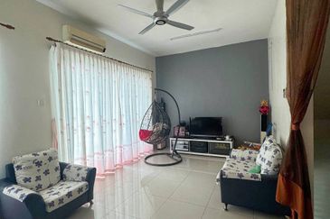 Menglembu Desa Rishah Permai 3 Storey Terrace House