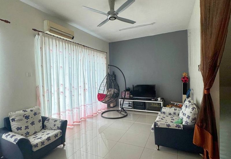 Menglembu Desa Rishah Permai 3 Storey Terrace House