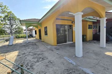 Menglembu Single Storey Terrace House Corner Unit