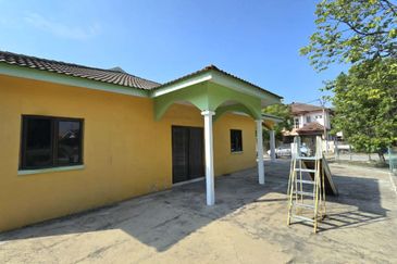 Menglembu Single Storey Terrace House Corner Unit