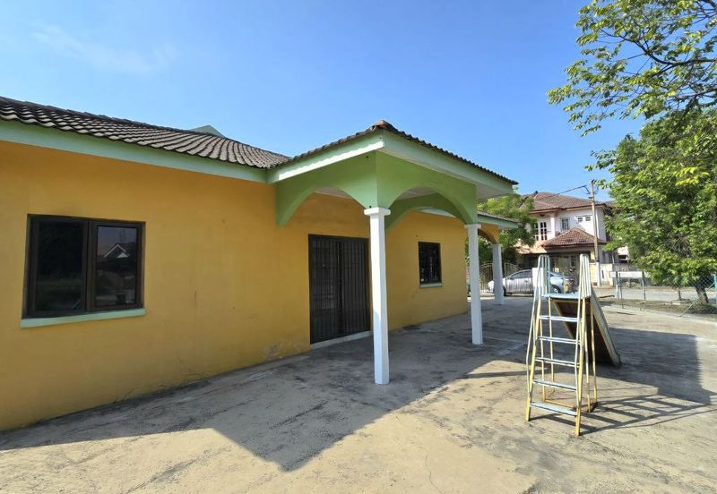 Menglembu Single Storey Terrace House Corner Unit