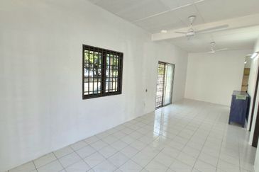 Menglembu Single Storey Terrace House Corner Unit