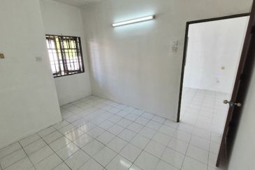 Menglembu Single Storey Terrace House Corner Unit