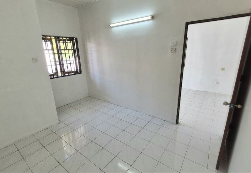 Menglembu Single Storey Terrace House Corner Unit