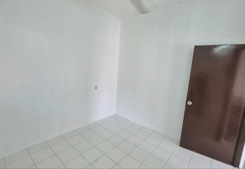 Menglembu Single Storey Terrace House Corner Unit